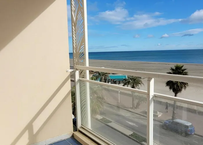 80 M2, T 3 Vue Imprenable Face A La アパート *