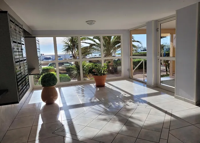 80 M2, T 3 Vue Imprenable Face A La * カネ